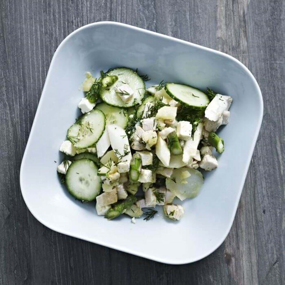 frisk_salat_grønne_hvide_asparges_agurk_feta_kalkun_lille.jpg