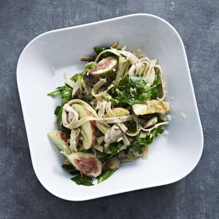 pastasalat_æbler_figner_frisk_spinat_kylling_lille.jpg